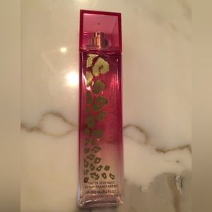 Victoria Secret Very Sexy Now sheer parfum mist spray